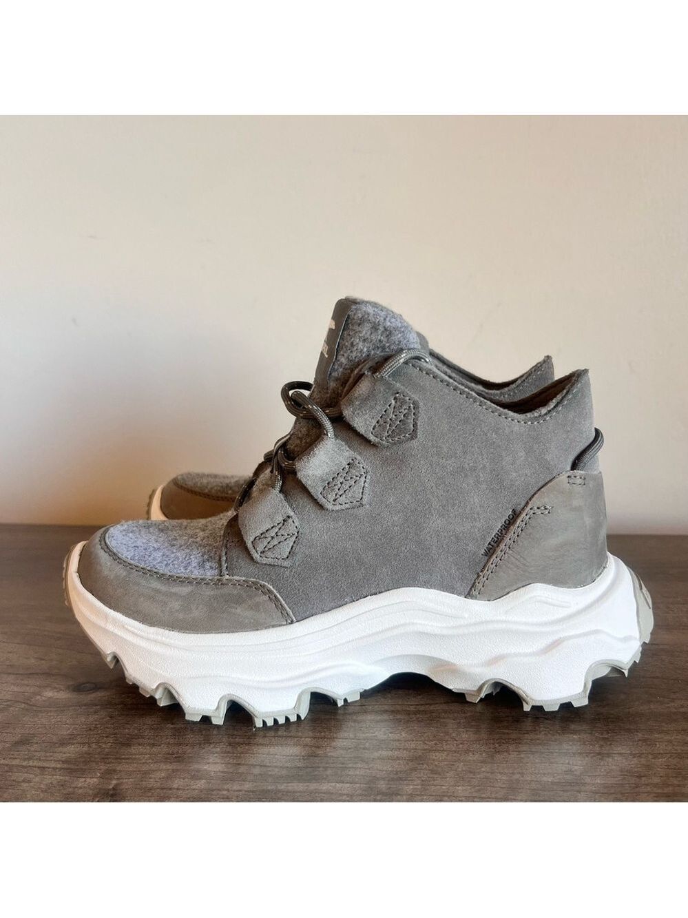 SOREL Kinetic Breakthru Caribou WP Women's Boot Size 6 SKU#243217 - Picture 3 of 9
